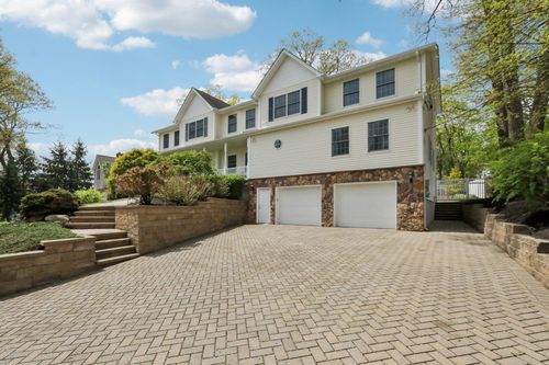 27 Lindbergh Ln, New City, NY, 10956-3109 | Card Image