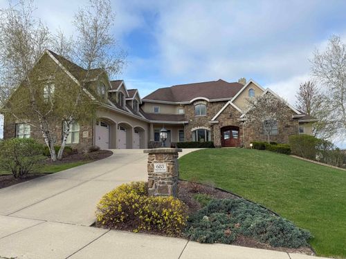 683 Rinpoche Ln, Oregon, WI, 53575-3923 | Card Image