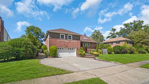 827 Eastfield Rd, Westbury, NY, 11590-1429 | Card Image