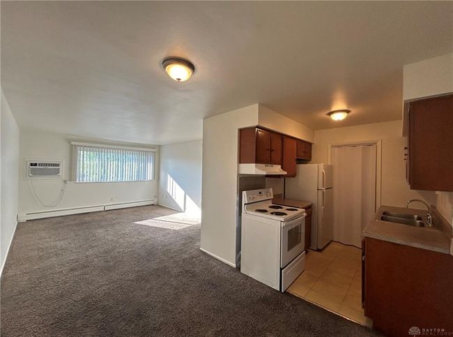 1718 Radio Rd, Home with 12 bedrooms, 12 bathrooms and null parking in Dayton OH | Image 4