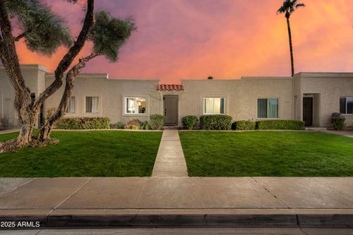 8135 E Vista Dr, Scottsdale, AZ, 85250-7357 | Card Image