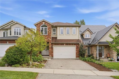7 Henderson Dr, Guelph, ON, N1E0A1 | Card Image