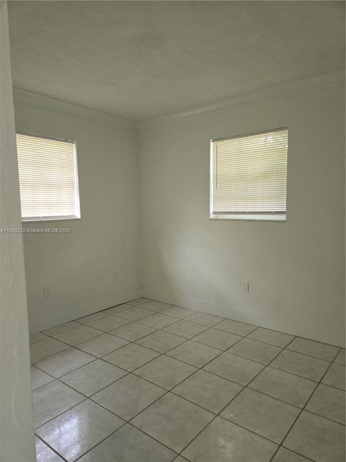 0-5401 Sw 38th Ct, West Park, FL, 33023-6822 | Card Image