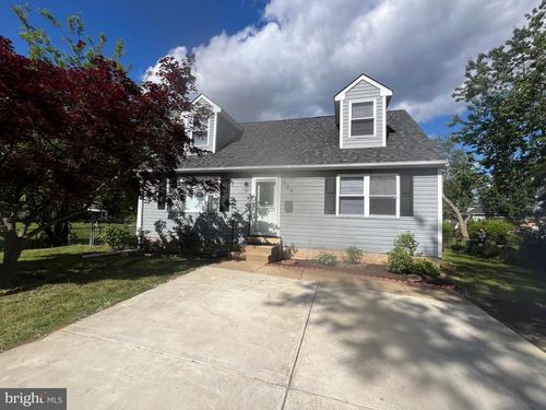 725 Rosa Ave, CROYDON, PA, 19021-6107 | Card Image