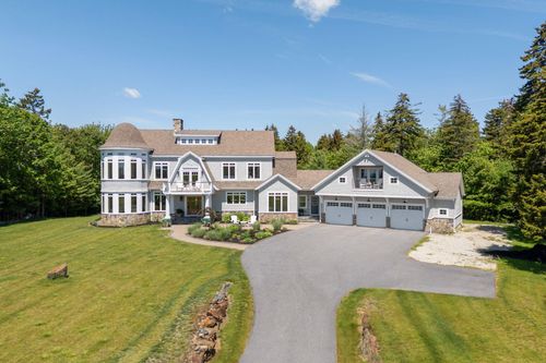 4 Cole Farm Dr, Scarborough, ME, 04074-8767 | Card Image