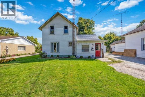 3056 Brigden Rd, Brigden, ON, N0N1B0 | Card Image