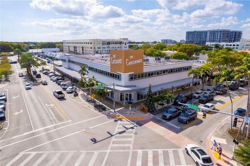 5718-5700 Sunset Dr, South Miami, FL, 33143 | Card Image