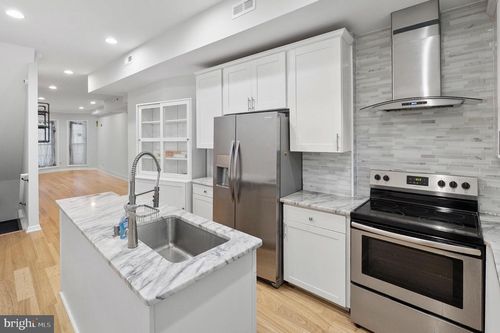 120 N Lakewood Ave, BALTIMORE, MD, 21224-1143 | Card Image