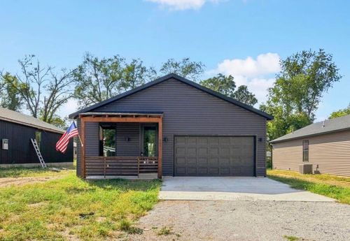 325 S Oak Avenue, Sparta, MO, 65753 | Card Image