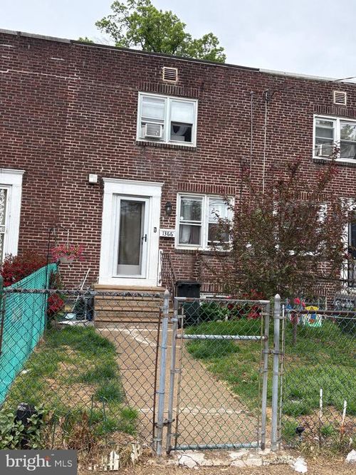 1366 Sayres Ave, CAMDEN, NJ, 08104-2004 | Card Image
