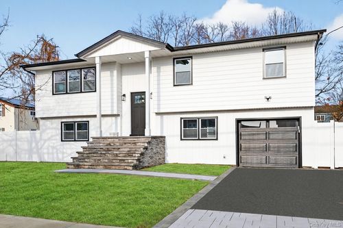 244 N Erie Ave, Lindenhurst, NY, 11757-3850 | Card Image