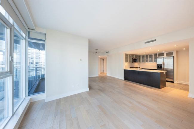 1704 - 1205 W Hastings Street, Condo with 2 bedrooms, 2 bathrooms and 2 parking in Vancouver BC | Image 17