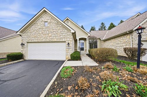 7825 Linksview Cir, Westerville, OH, 43082-8577 | Card Image
