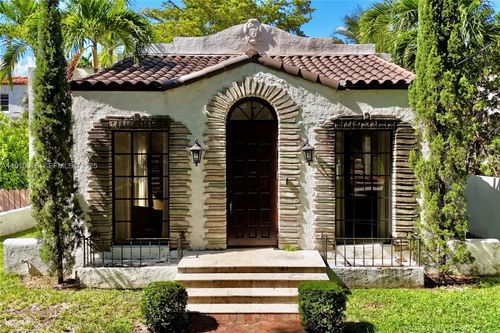 3718 Sheridan Ave, Miami Beach, FL, 33140-3950 | Card Image