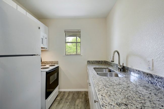 APT-103 - 4307 S 1 St St, Condo with 1 bedrooms, 1 bathrooms and 2 parking in Austin TX | Image 10