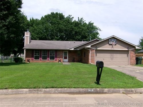 1614 Beaver Rd, Muskogee, OK, 74403-8401 | Card Image