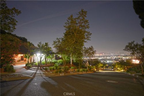 924 Irivng Drive, Burbank, CA, 91054 | Card Image