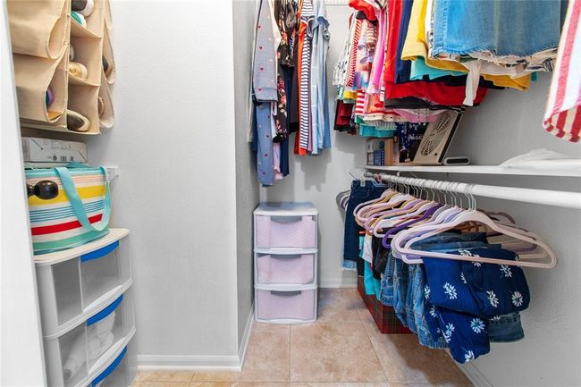 Walk-in closet. | Image 16