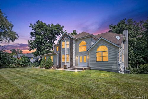 5 Lea Ct, Pomona, NY, 10970-3219 | Card Image