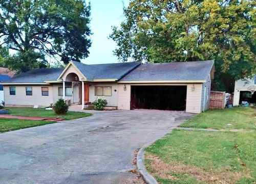 318 N Magnolia Ave, Columbus, KS, 66725-1230 | Card Image