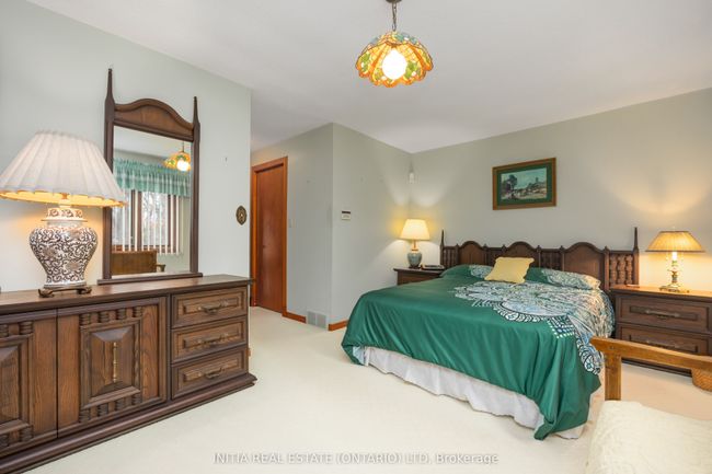 1311 Lakeshore Rd, House other with 3 bedrooms, 2 bathrooms and 4 parking in Sarnia ON | Image 20