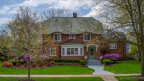 846 W Downer Pl, Aurora, IL, 60506-4904 | Card Image