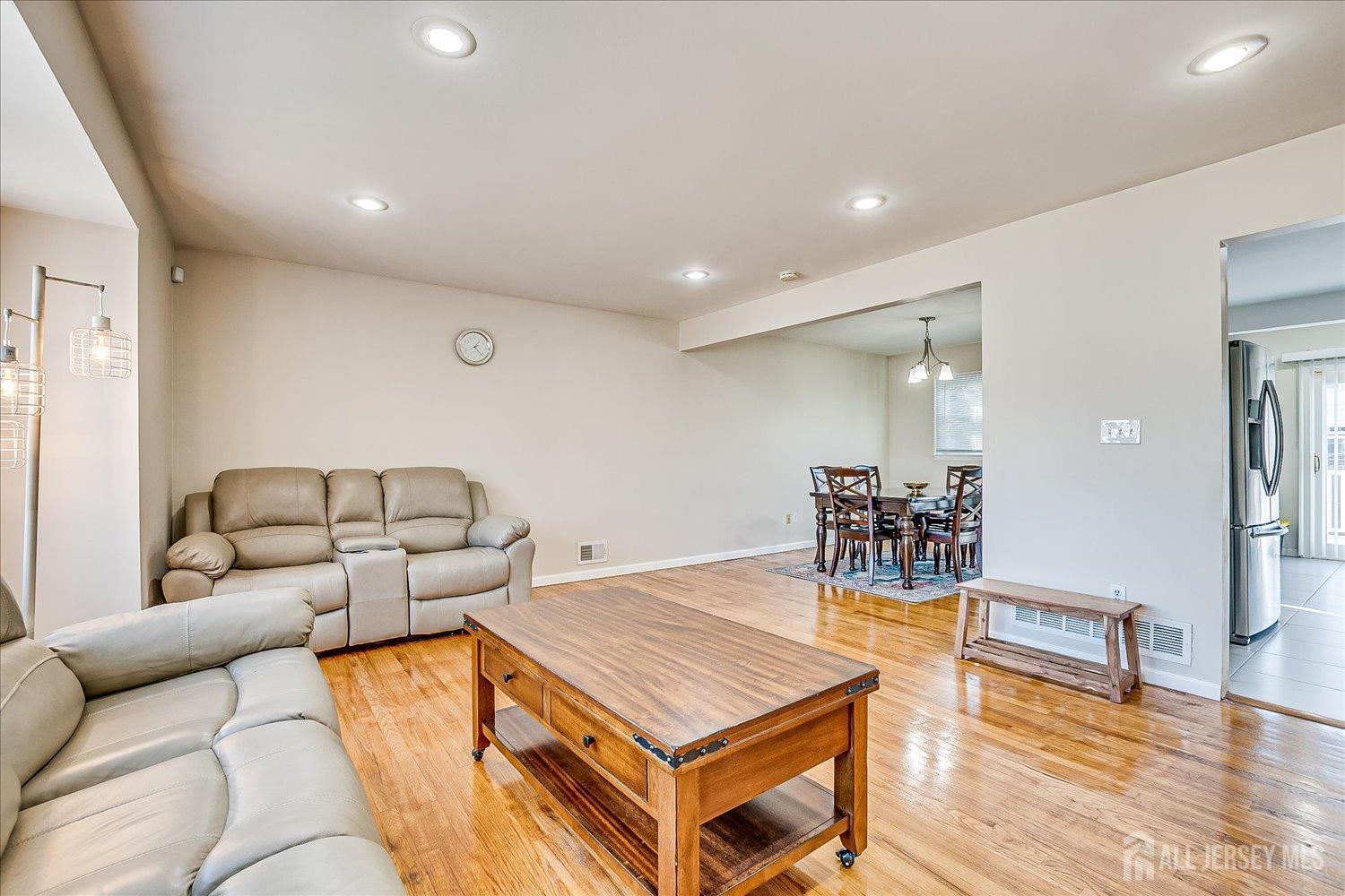 Residential Lease in Edison 4