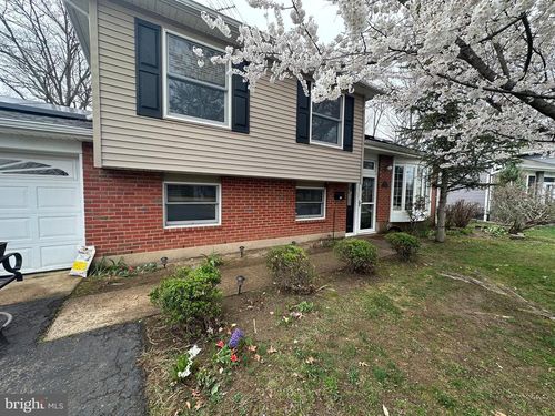62 Lakeview Ct, Hamilton, NJ, 08620-1905 | Card Image