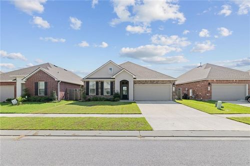 5521 Delta Horizon Dr, Slidell, LA, 70461-6128 | Card Image