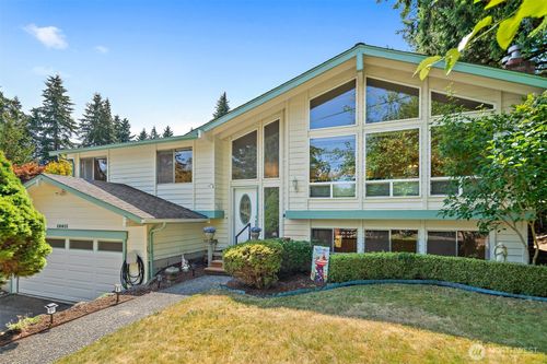 19611 30th Ave Ne, Shoreline, WA, 98155-1503 | Card Image