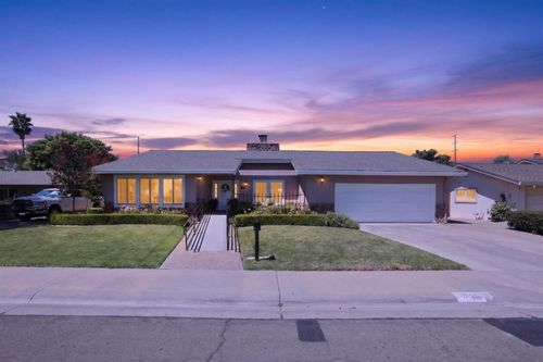 1742 Woodside Dr, Woodland, CA, 95695-5128 | Card Image
