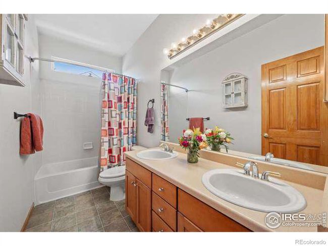 Upper full bathroom | Image 30