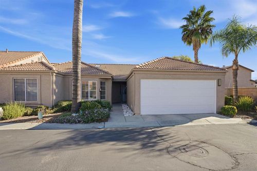998 Hillcrest St, Hemet, CA, 92545-4714 | Card Image
