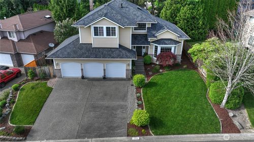 1952 S 371st Pl, Federal Way, WA, 98003-7561 | Card Image