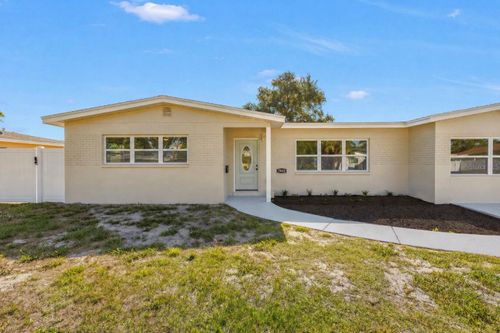 7443 2nd St N, St Petersburg, FL, 33702-5421 | Card Image