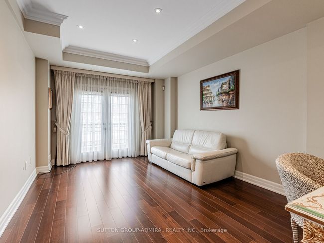 106 Disera Dr, Condo with 3 bedrooms, 3 bathrooms and 2 parking in Vaughan ON | Image 7
