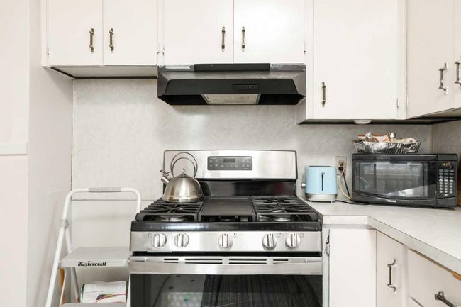 413 12c St N, House other with 3 bedrooms, 1 bathrooms and 1 parking in Lethbridge AB | Image 10
