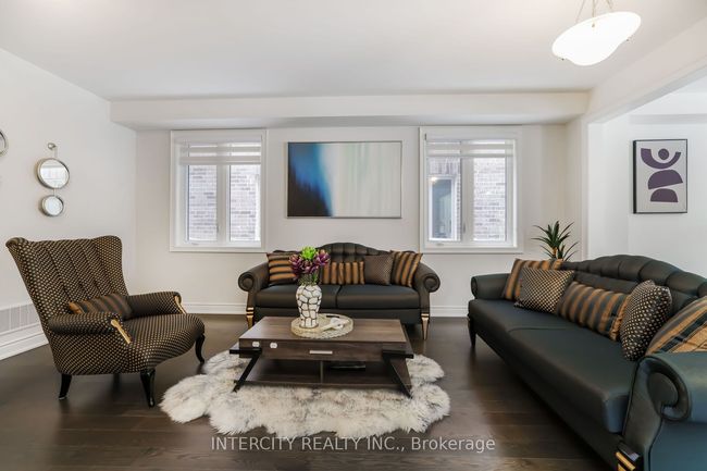 111 Walker Rd W, House other with 5 bedrooms, 4 bathrooms and 4 parking in Caledon ON | Image 11