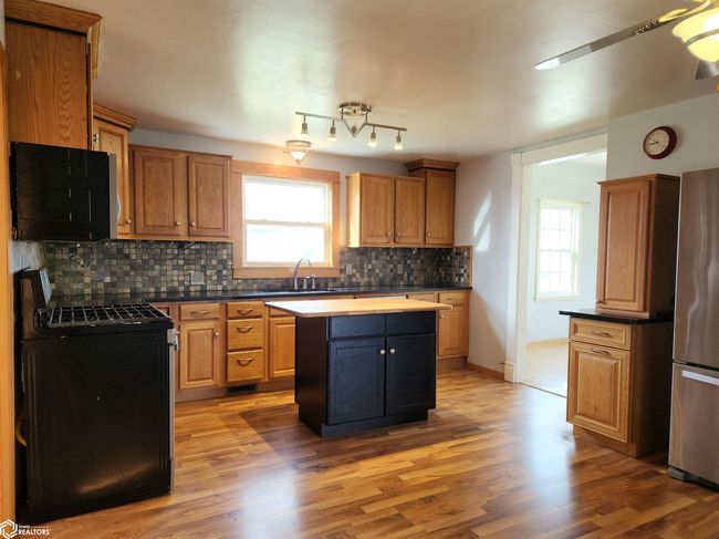 1128 Prince St, House other with 5 bedrooms, 4 bathrooms and null parking in Grinnell IA | Image 18