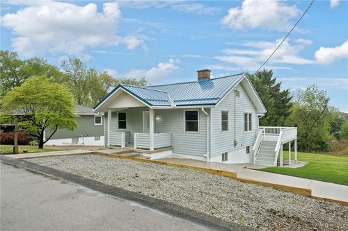 906 Allegheny Ave, New Kensington, PA, 15068-2000 | Card Image