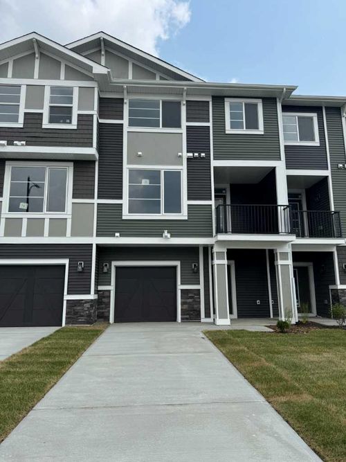 8 Waterford Glen, Chestermere, AB, T1X2T8 | Card Image