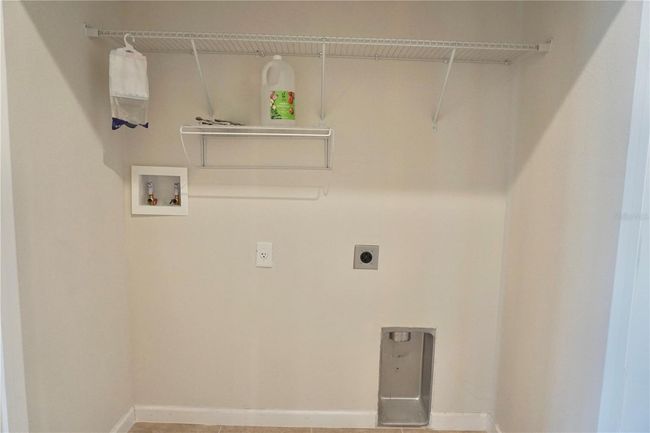 washer/dryer hookup closet | Image 17
