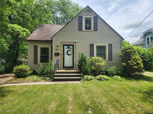 525 Fair St, Berea, OH, 44017-2458 | Card Image