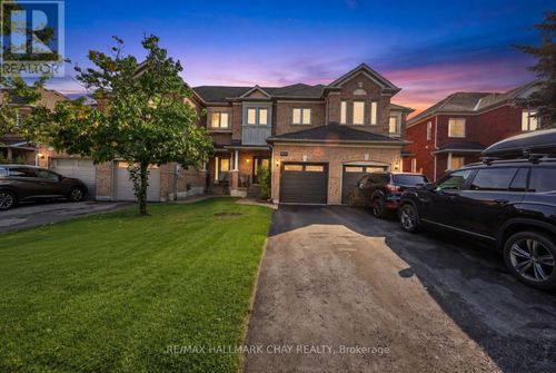 168 Denise Cir, Newmarket, ON, L3X2J9 | Card Image