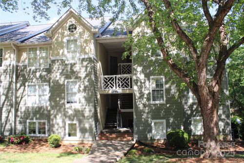 19827 Henderson Rd, Cornelius, NC, 28031-6885 | Card Image