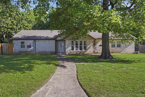 3637 143rd St, Bixby, OK, 74008-7615 | Card Image