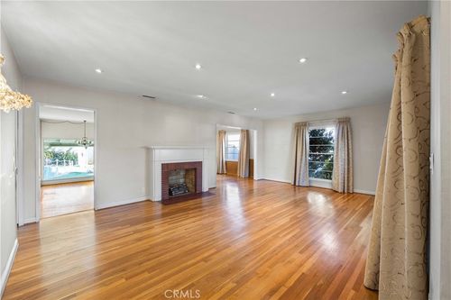 1207 Graynold, Glendale, CA, 91202 | Card Image