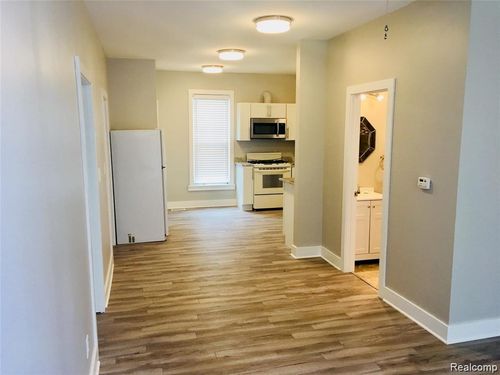 111 Kibbee St, Mount Clemens, MI, 48043-2445 | Card Image