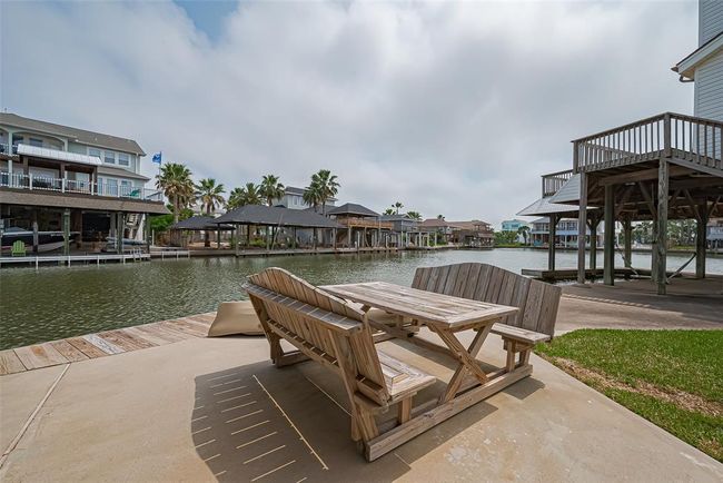 210 Sampan Dr, House other with 2 bedrooms, 2 bathrooms and 2 parking in Tiki Island TX | Image 37