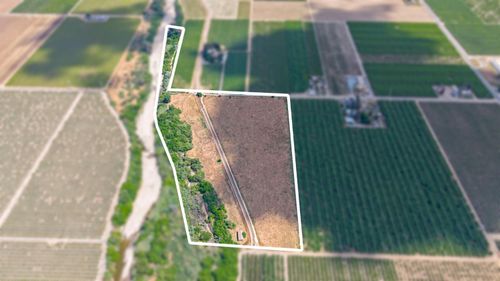 1188 7 1/2 Ave, Kingsburg, CA, 93631-9458 | Card Image